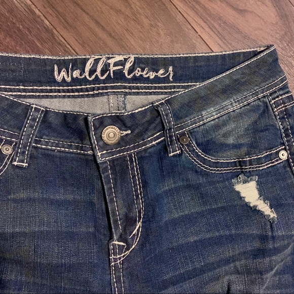 Distressed Denim jeans - Wallflower / Eclipse - Picture 2 of 10